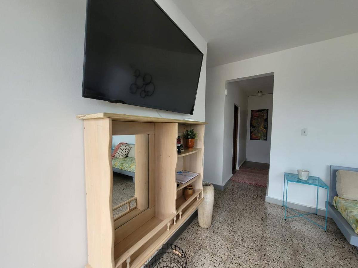 Jb23 Apts 3 Bedroom Apartment Near Airport San Juan Exterior photo